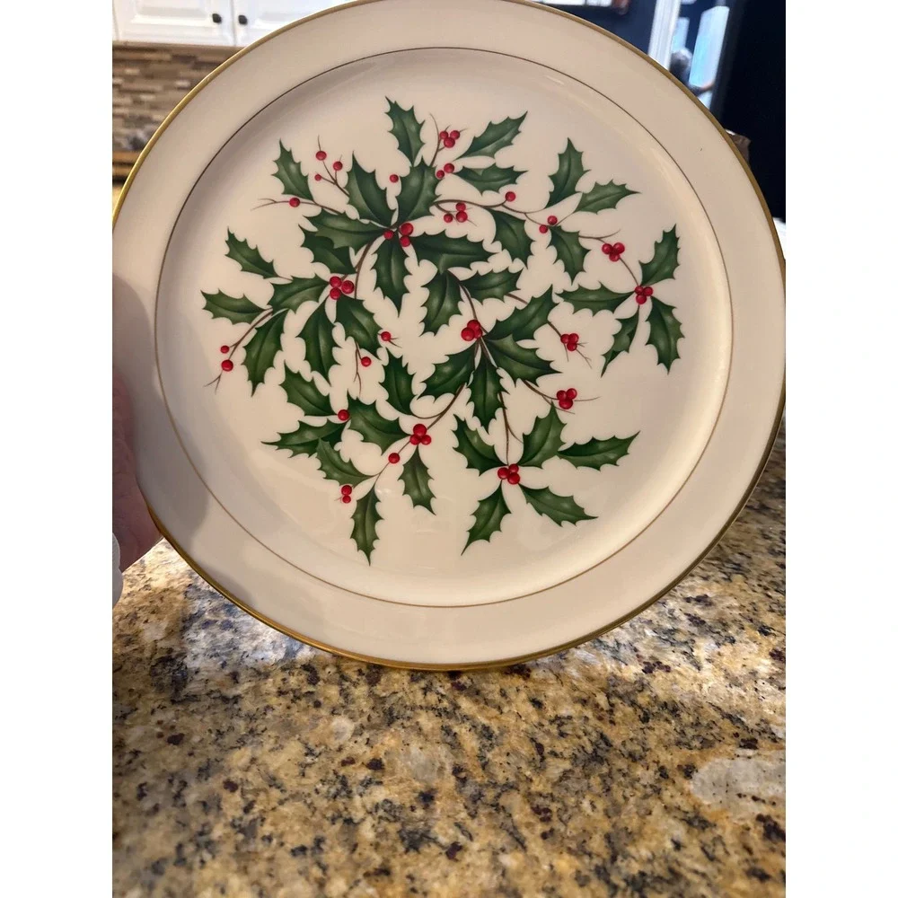 Lenox Holiday Dinner Plate Holly Berries 24K Gold Trim Ivory Porcelain USA 12.5